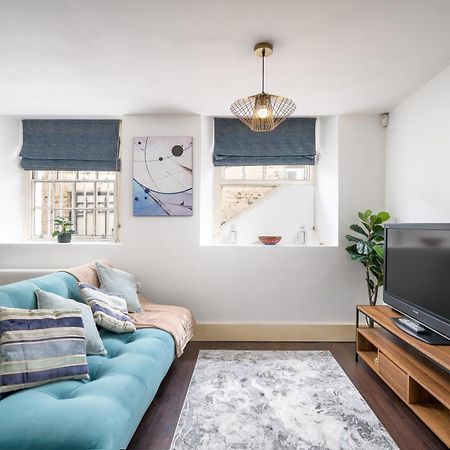 Riverside 1 Bed Basement Flat Near Hampton Court Palace East Molesey Exteriör bild