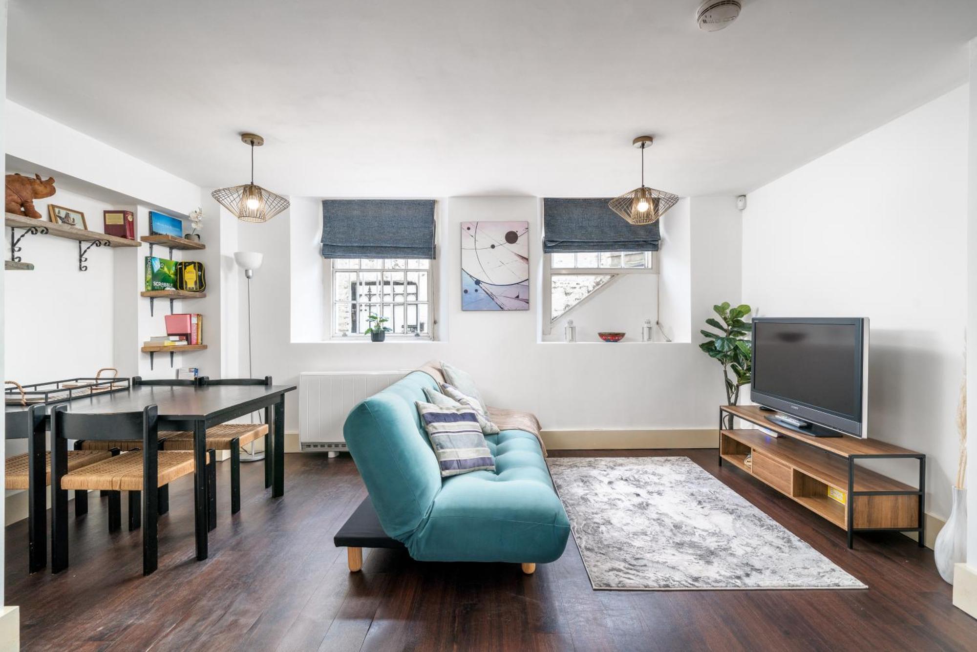 Riverside 1 Bed Basement Flat Near Hampton Court Palace East Molesey Exteriör bild